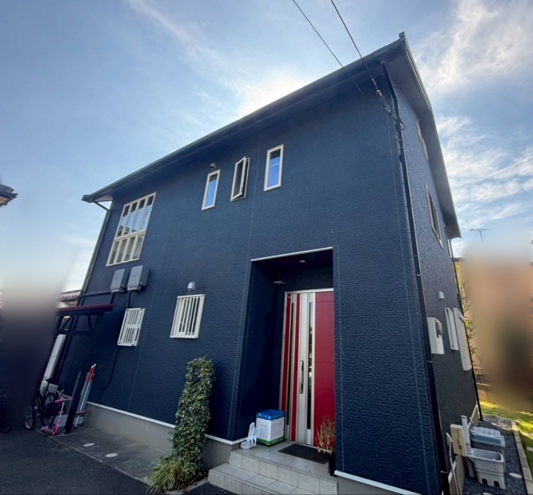 色褪せた家が、洗浄塗装で見違える！