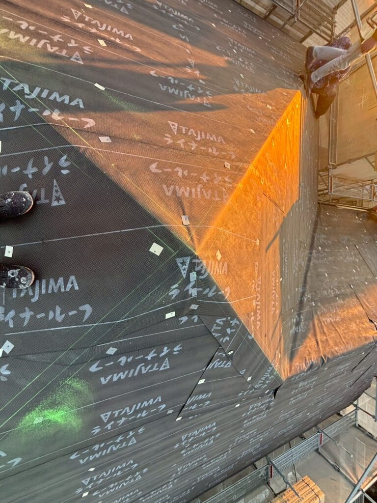 ルーフィング貼り付け